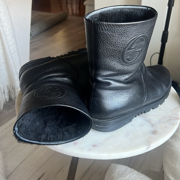 Gucci leather ankle boots with fur lining. - Picture 9 of 9